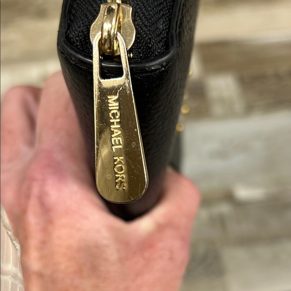 Michael Kors Black Wallet with Gold Details - Picture 10 of 10